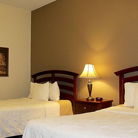 Crystal Springs Inn And Suites Towanda Екстер'єр фото