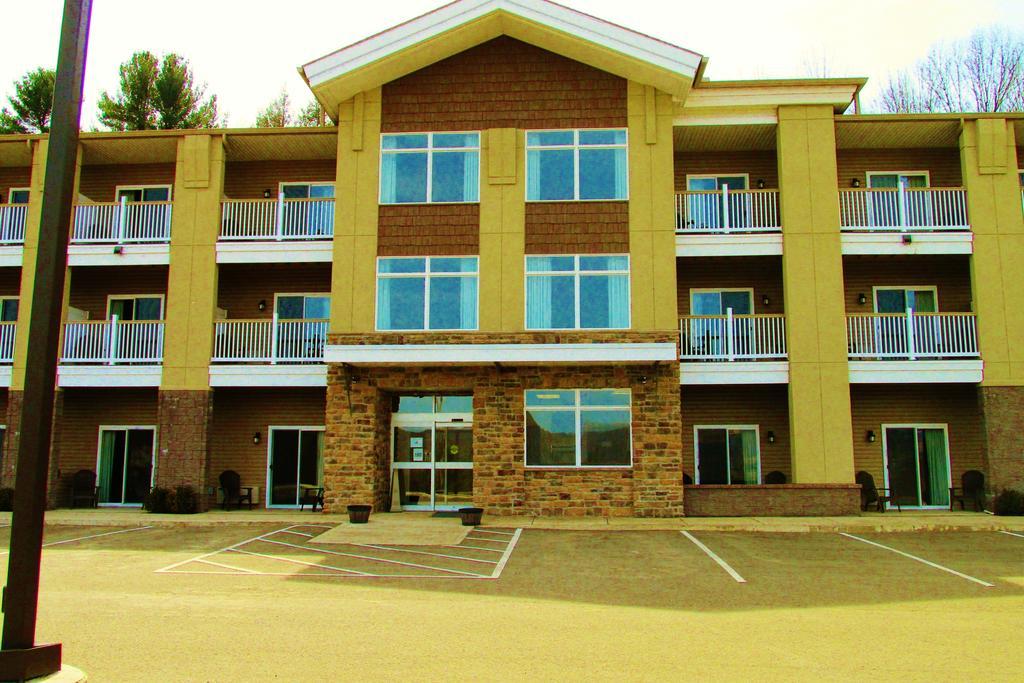 Crystal Springs Inn And Suites Towanda Екстер'єр фото