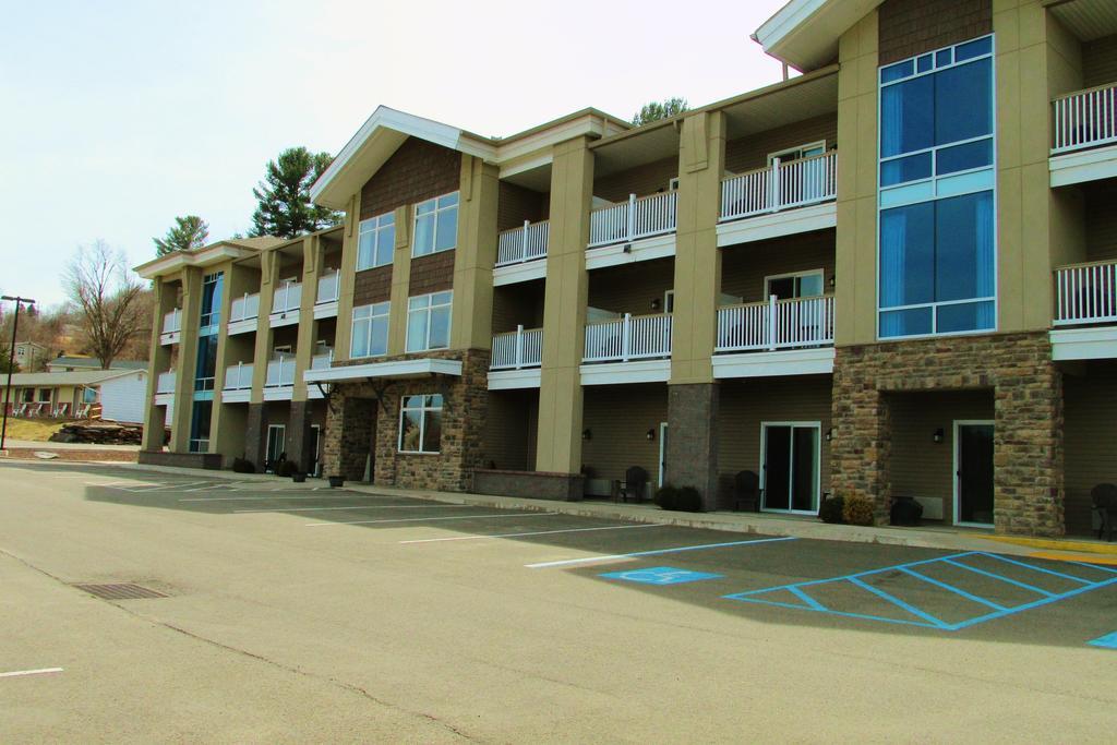 Crystal Springs Inn And Suites Towanda Екстер'єр фото
