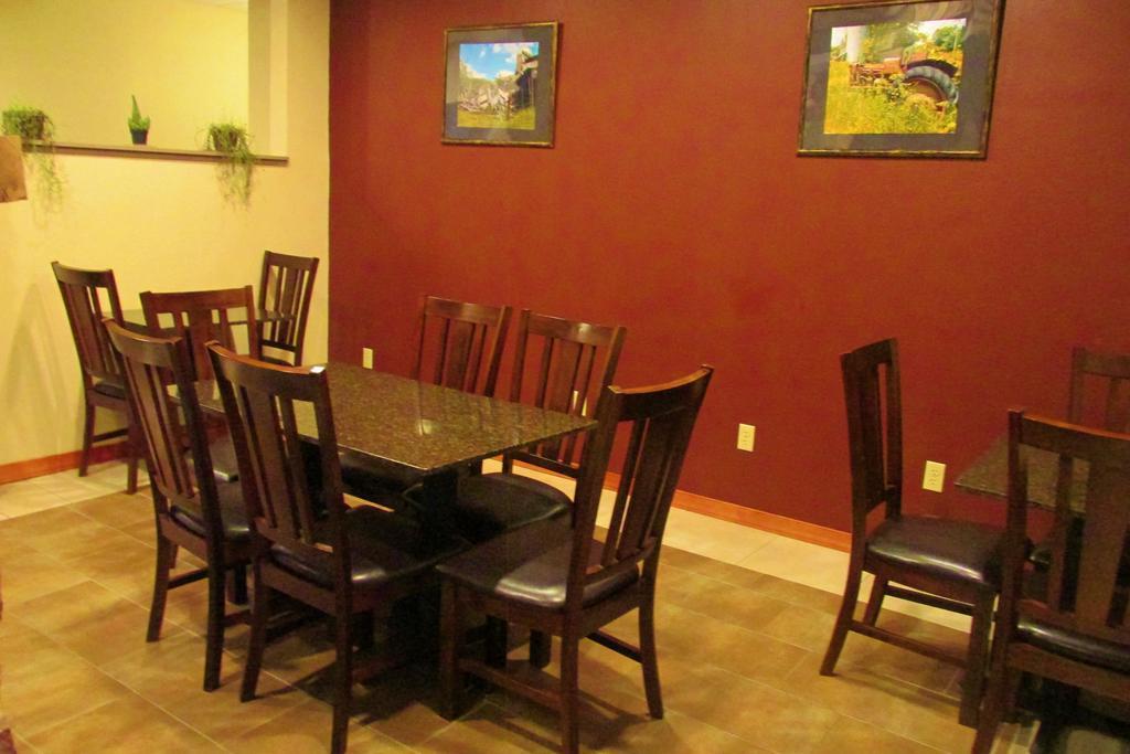 Crystal Springs Inn And Suites Towanda Екстер'єр фото