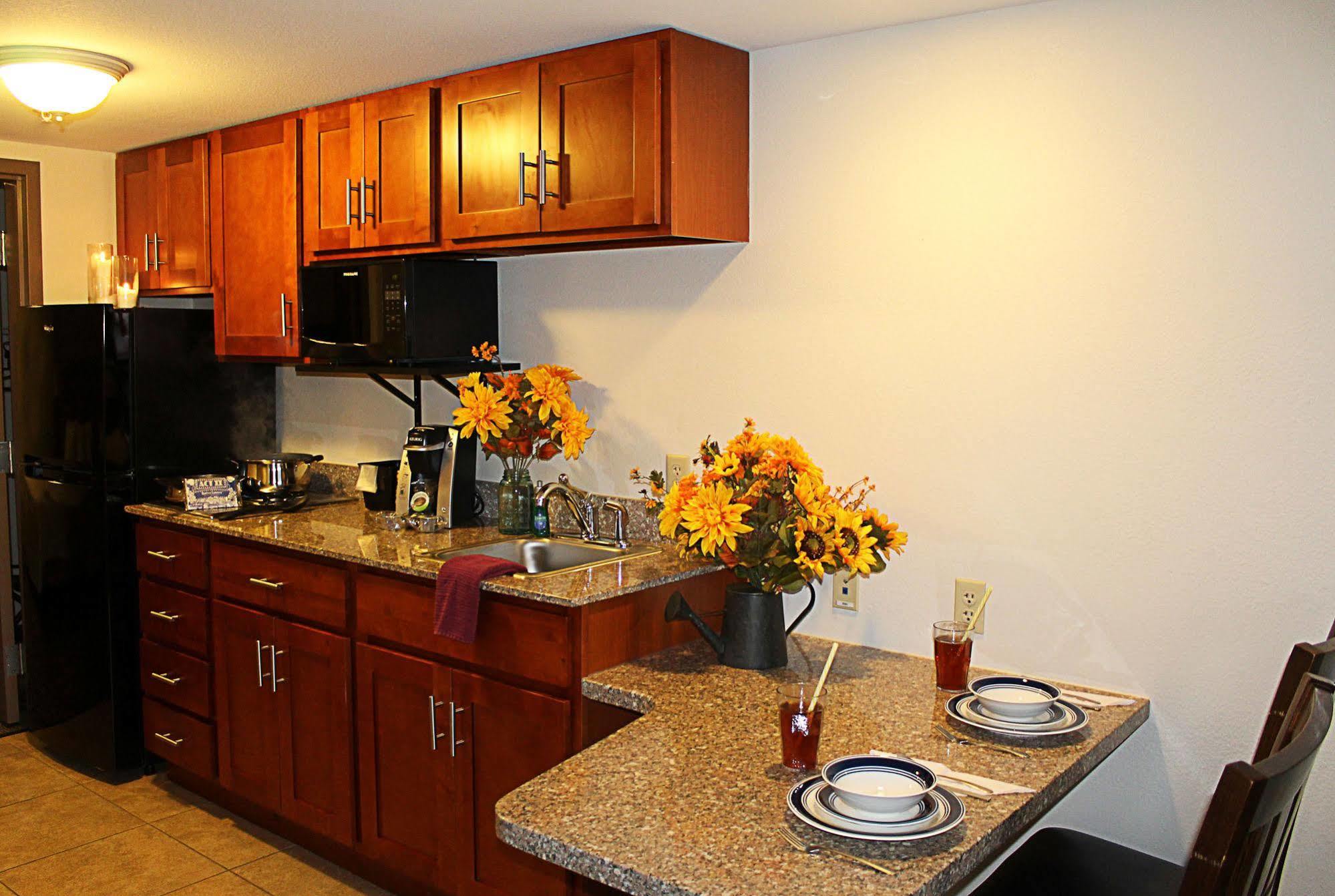 Crystal Springs Inn And Suites Towanda Екстер'єр фото