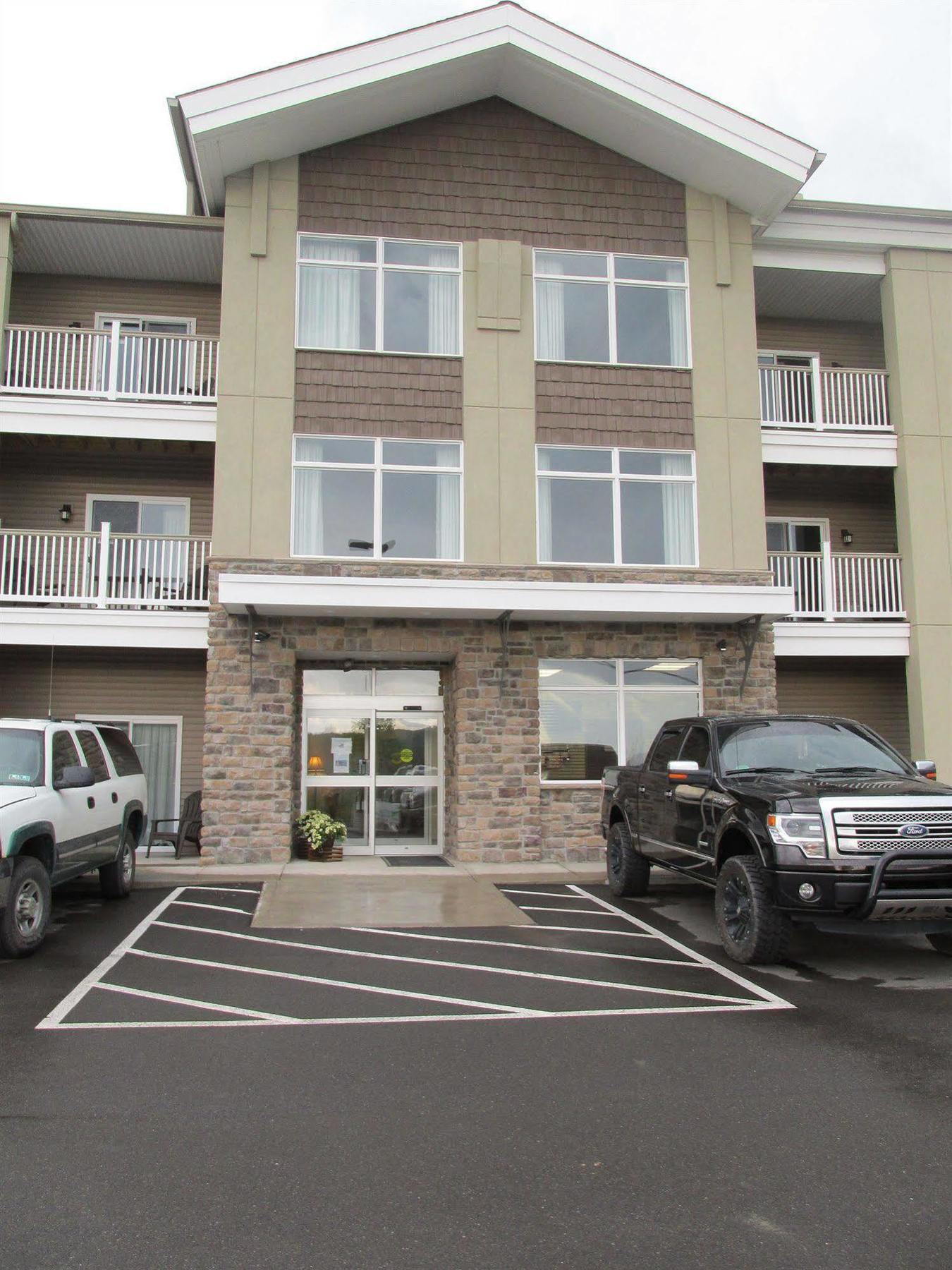 Crystal Springs Inn And Suites Towanda Екстер'єр фото